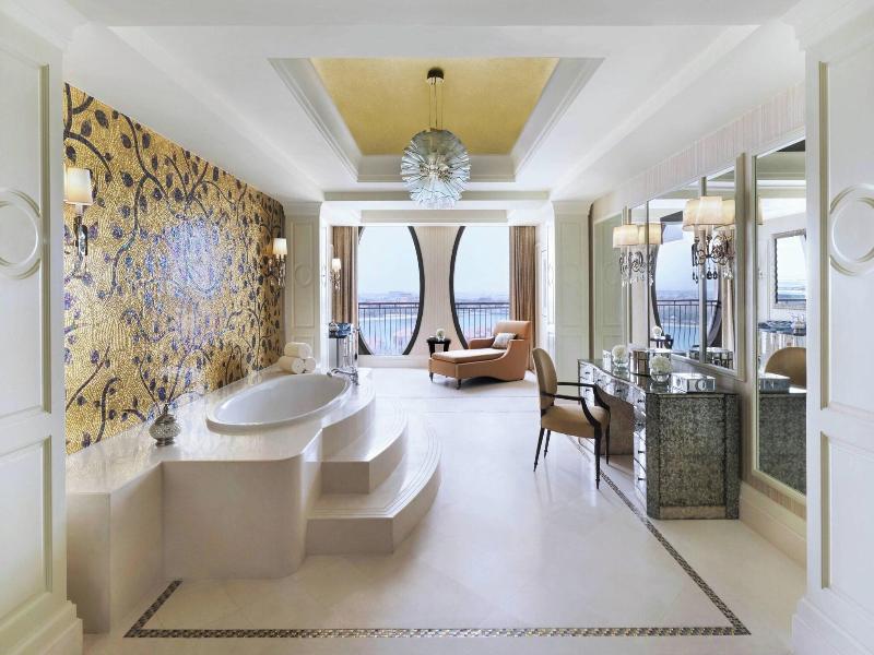 The Ritz-Carlton Abu Dhabi, Grand Canal image