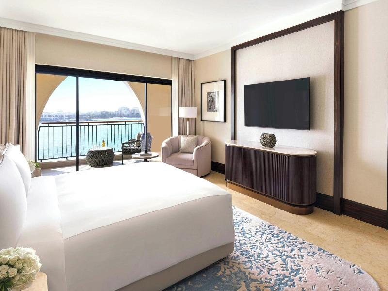 The Ritz-Carlton Abu Dhabi, Grand Canal image