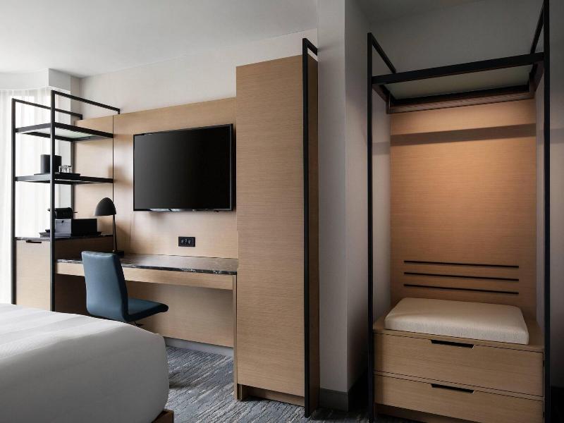 Vancouver Airport Marriott Hotel image