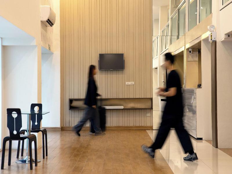 Nantra Silom image