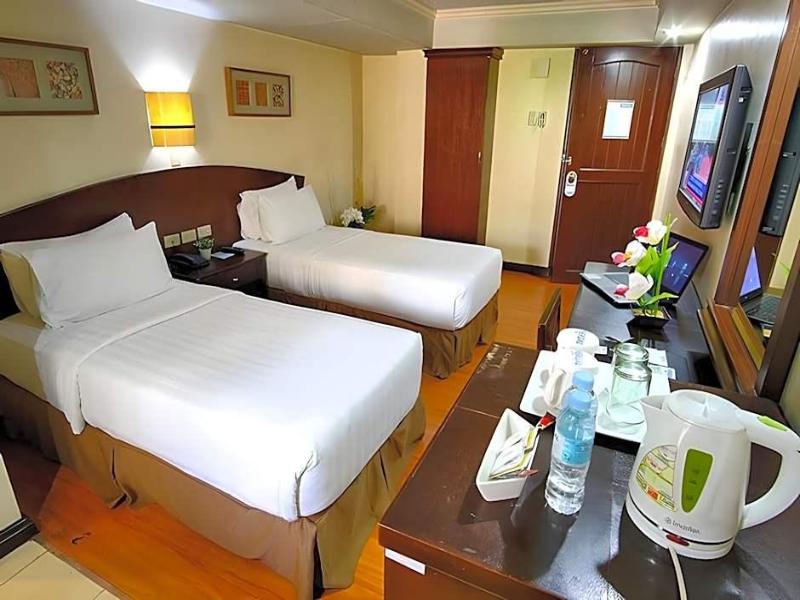 Fersal Hotel Manila image