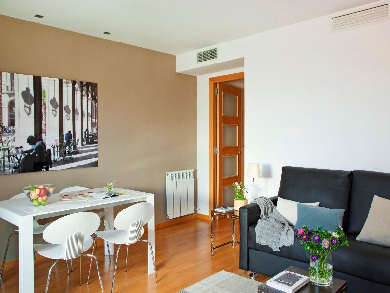 AinB Sagrada Familia Apartments image