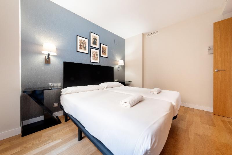 AinB Sagrada Familia Apartments image
