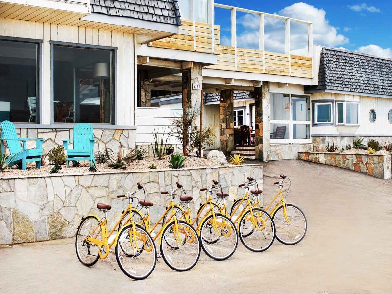 Cambria Beach Lodge — exterior view