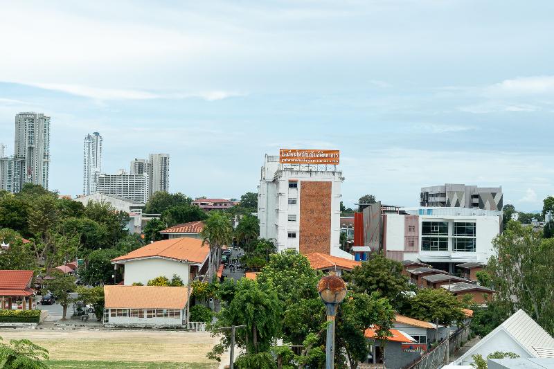 Sunday Chateau En Ville - Pattaya image