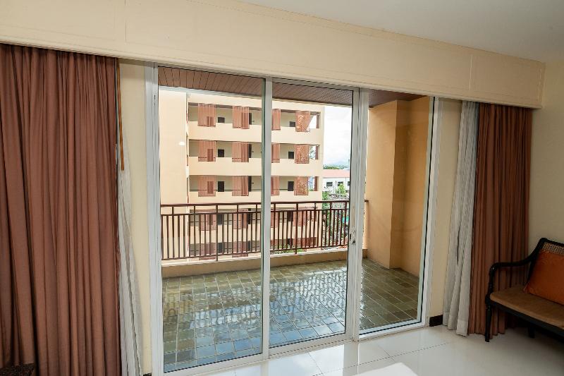 Sunday Chateau En Ville - Pattaya image