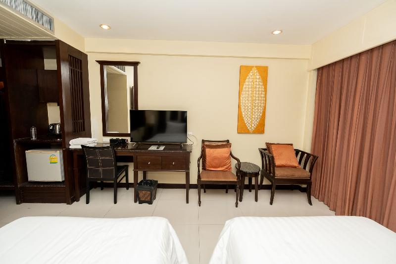 room detail thumbnail 2
