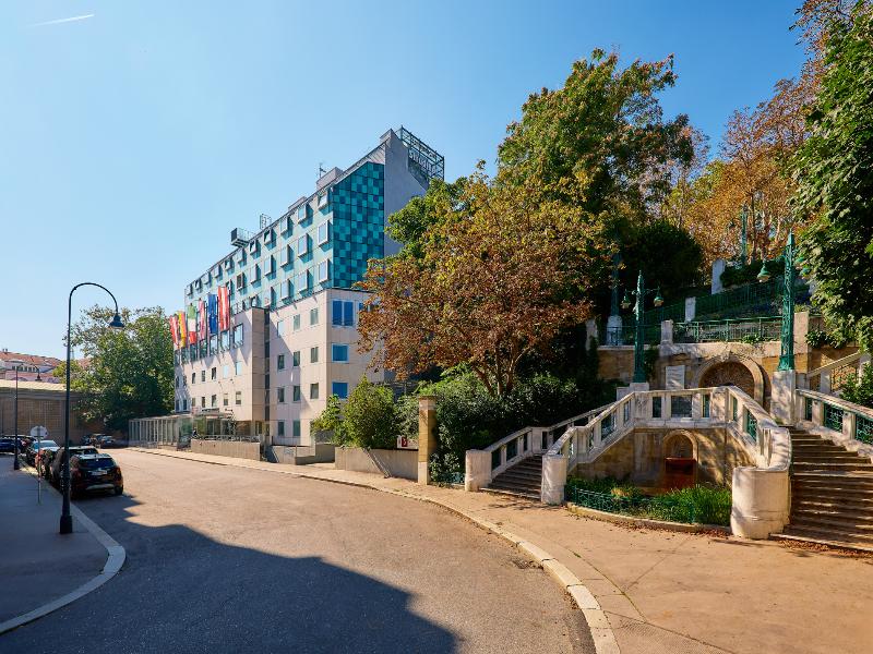 Hotel Strudlhof image
