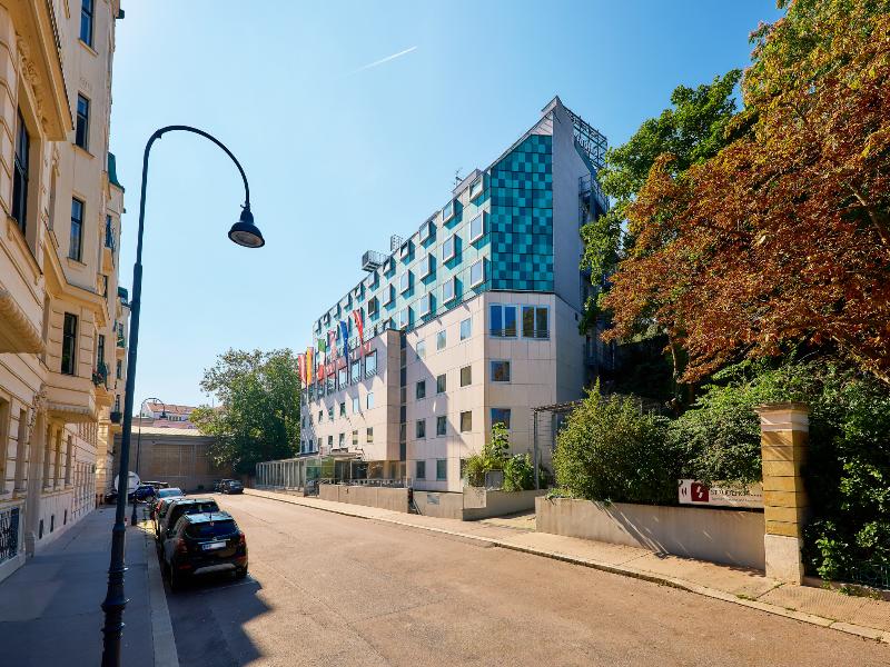 Hotel Strudlhof image