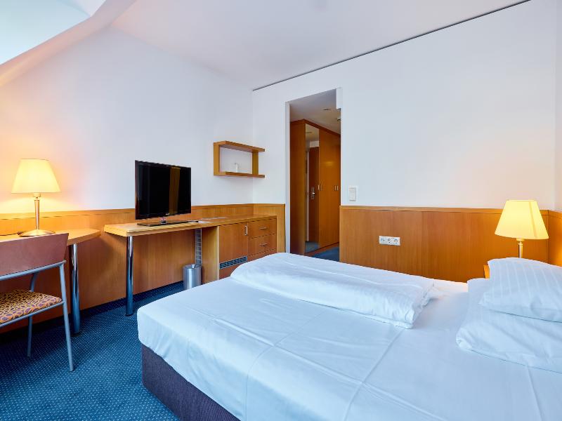 Hotel Strudlhof image