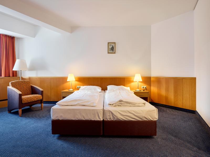 Hotel Strudlhof image