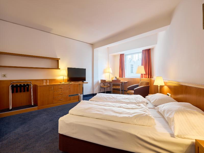Hotel Strudlhof image