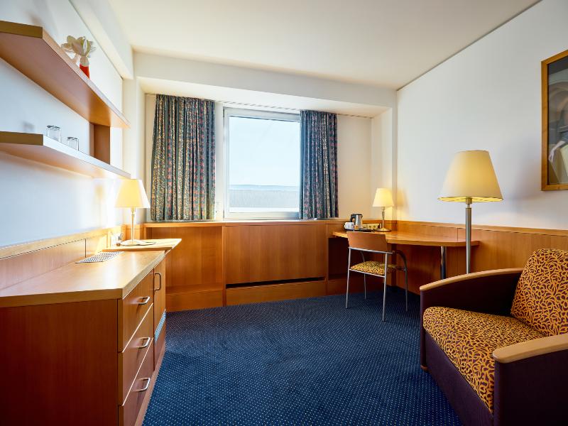 Hotel Strudlhof image