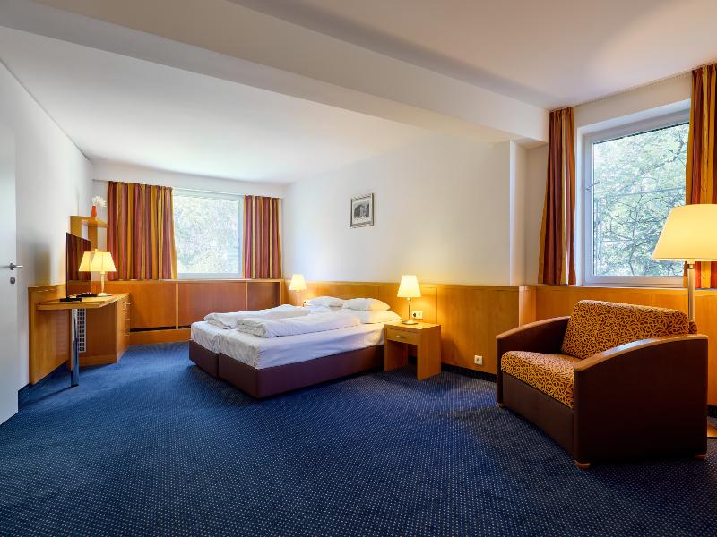 Hotel Strudlhof image