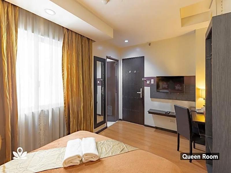 Lorenzzo Suites Hotel image