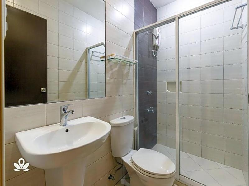 Lorenzzo Suites Hotel image