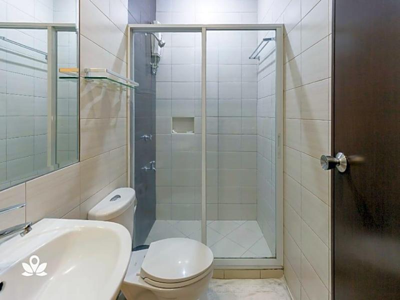 Lorenzzo Suites Hotel image