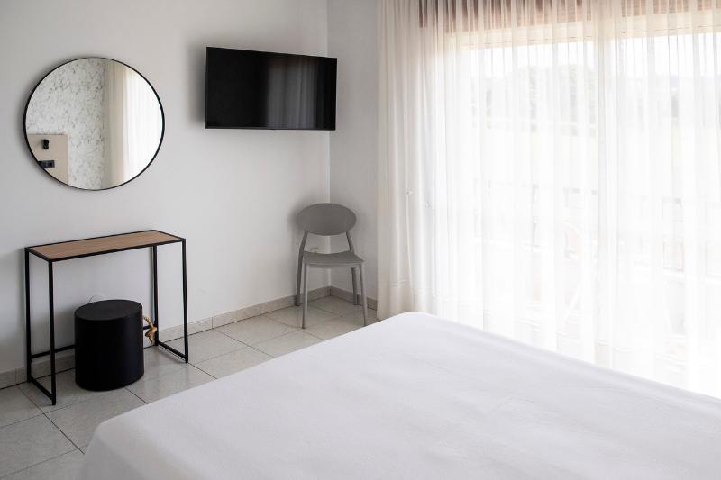 Ardora Hotel image