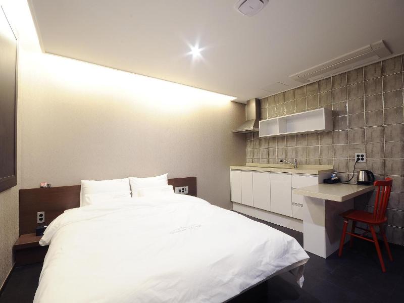 Queens Hotel Seomyeon image