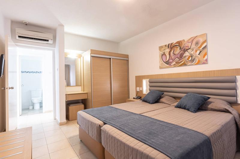 APARTMENT SIDE SEA VIEW ONE BEDROOM