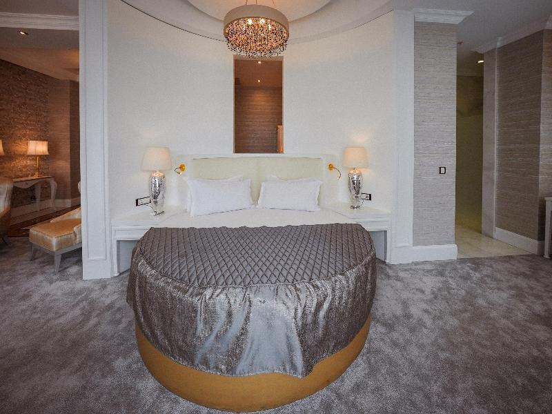 Wellborn Luxury Hotel IZMIT image