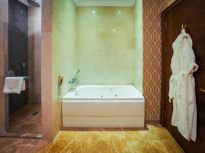 Wellborn Luxury Hotel IZMIT image