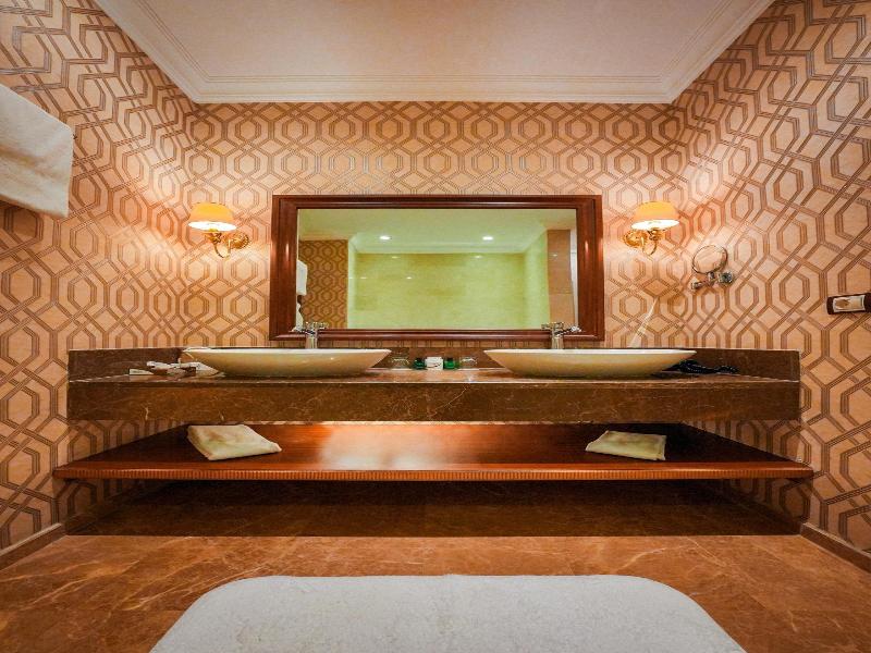 Wellborn Luxury Hotel IZMIT image