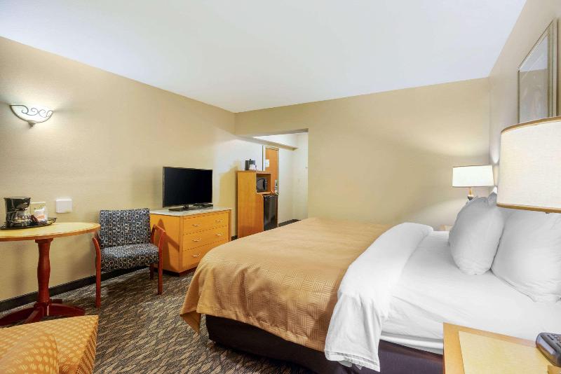 Clarion Inn Ormond Beach at Destination Daytona — photo 95
