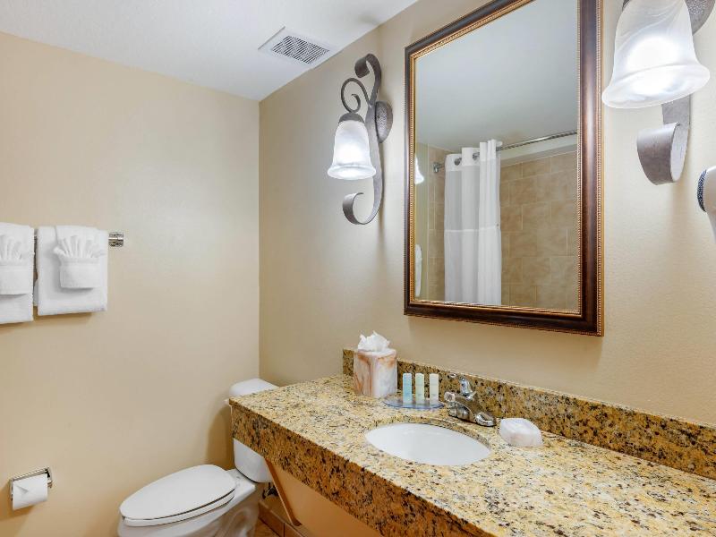 SUITE TWO QUEEN BEDS