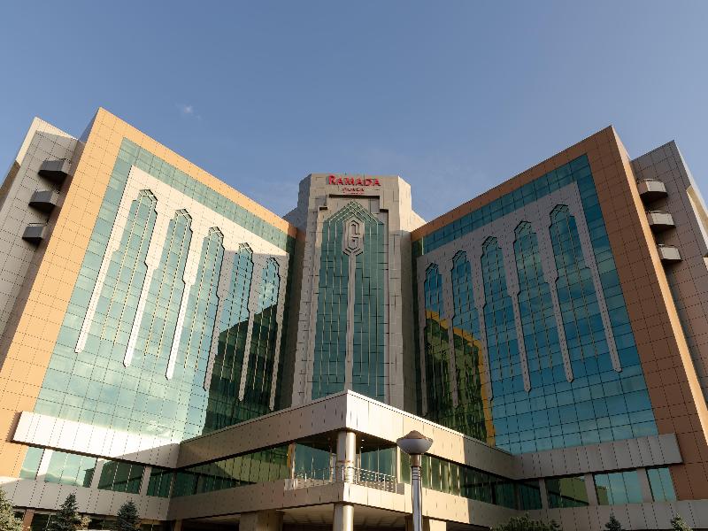 Ramada Plaza Gence image