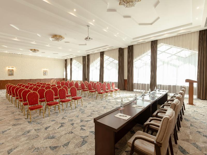 Ramada Plaza Gence image