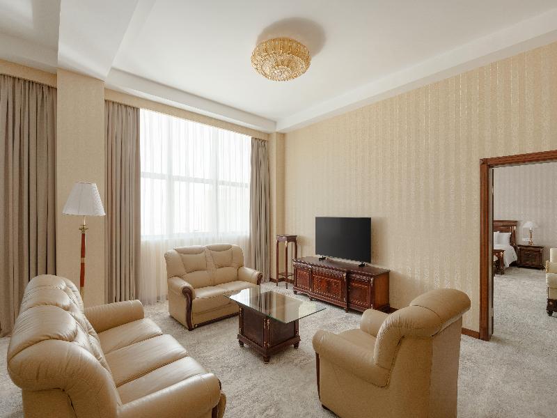 Ramada Plaza Gence image