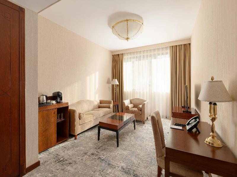 Ramada Plaza Gence image