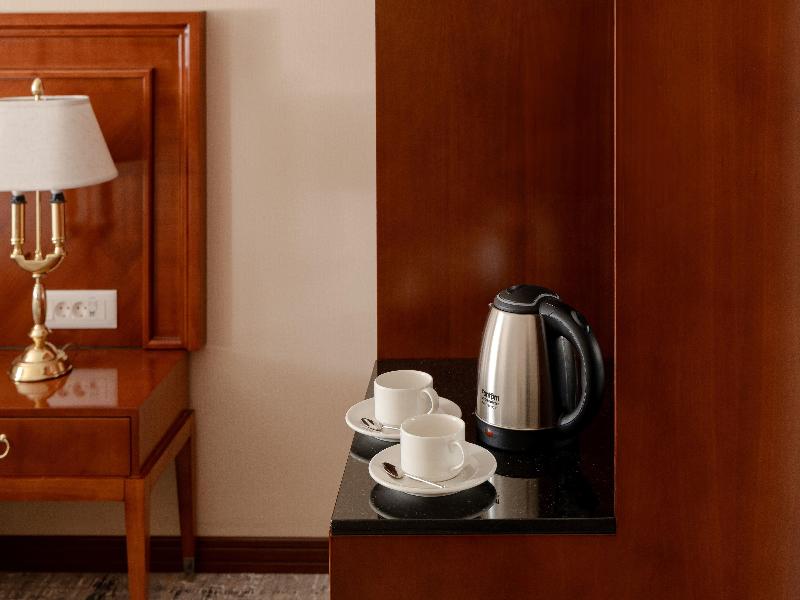 Ramada Plaza Gence image