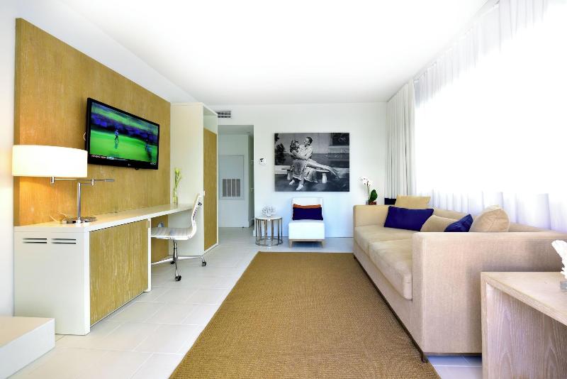 Stay in style at PESTANA MIAMI SOUTH BEACH ART DECO BOUTIQUE HOTEL