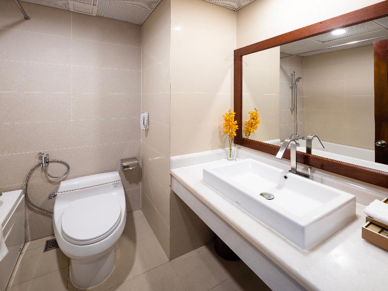 Eden Star Saigon Hotel image