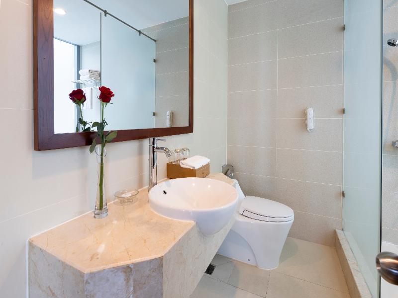 Eden Star Saigon Hotel image