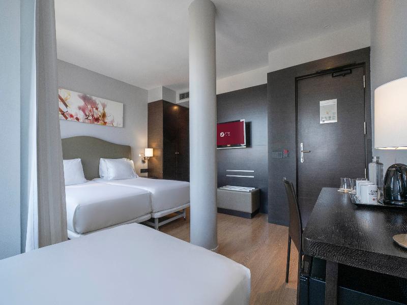EXE MONCLOA image
