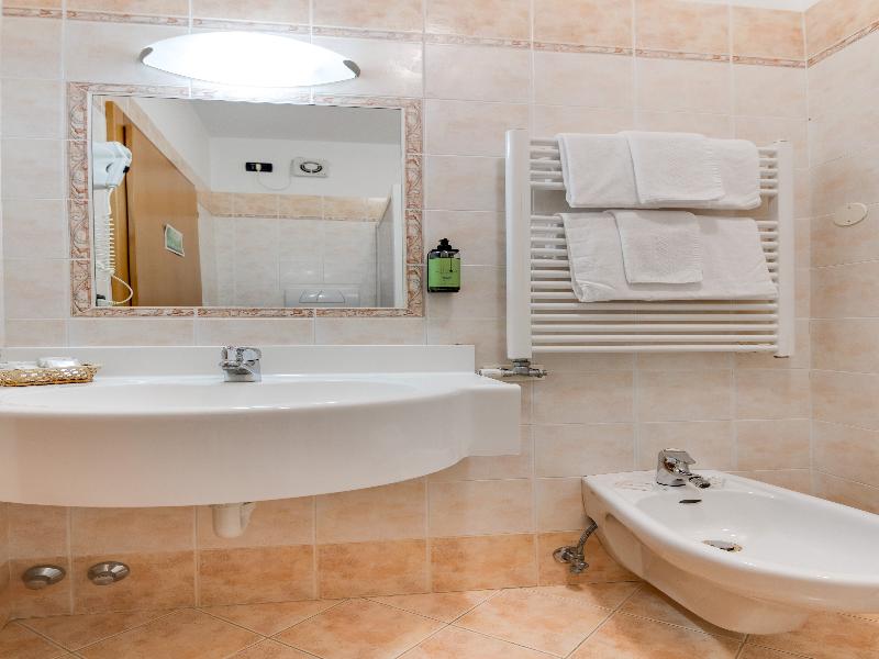 Phi hotel Bellamonte image