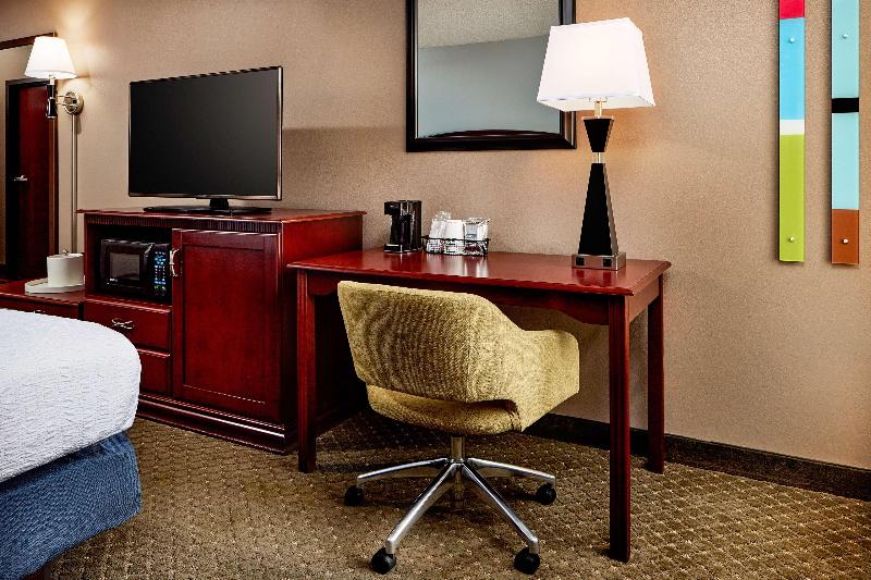 Hampton Inn Longmont image