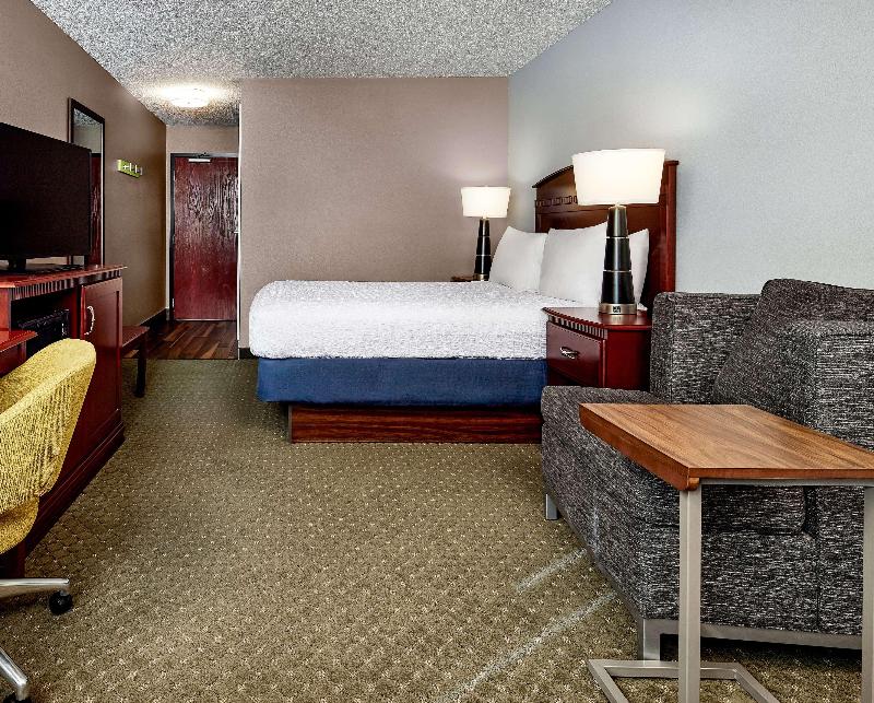 Hampton Inn Longmont image