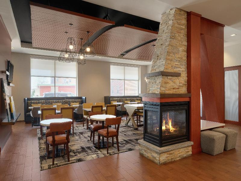 Hampton Inn Portland Downtown - Waterfront image