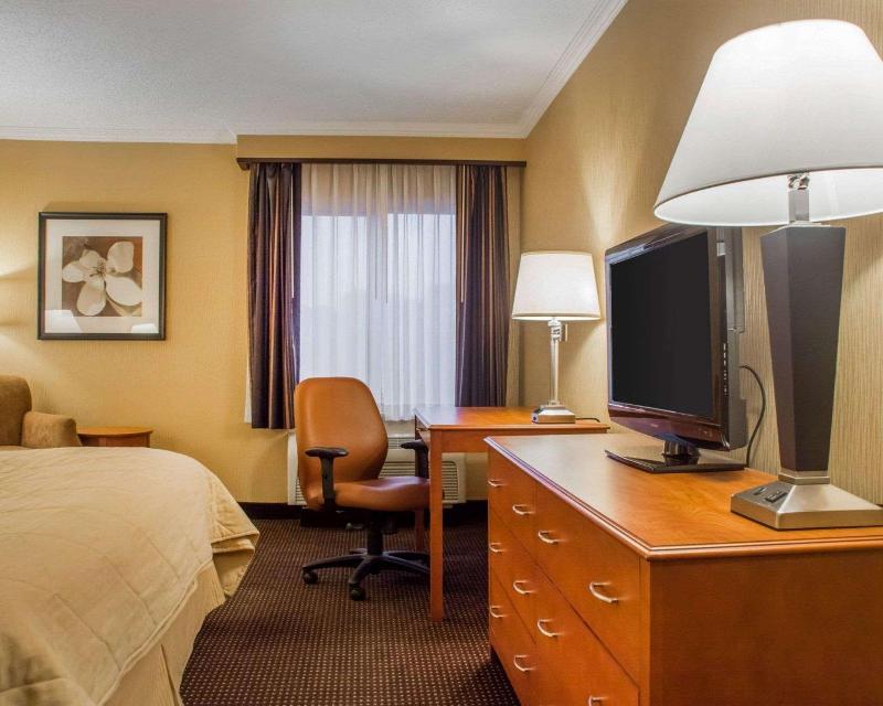 Quality Inn & Suites Riverfront image