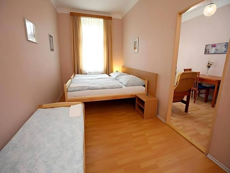 Hostel Dakura image