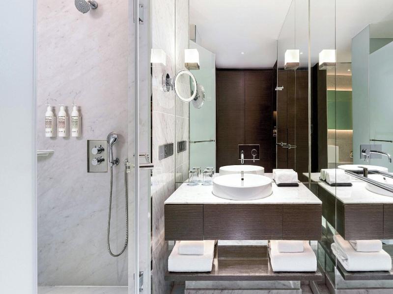 Le Meridien Taipei image