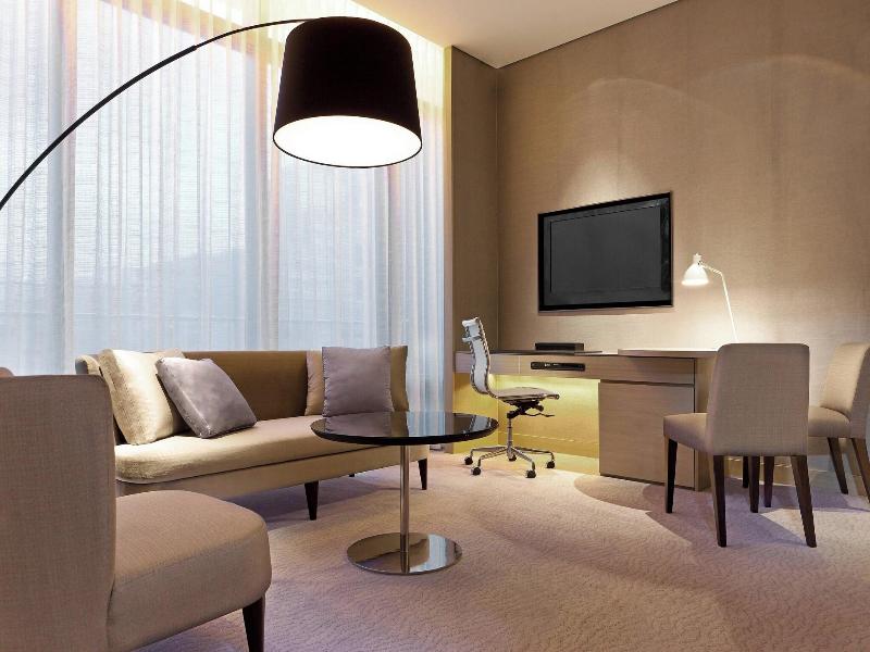 Le Meridien Taipei image