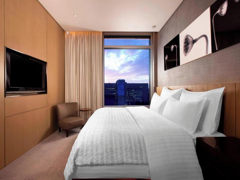 Le Meridien Taipei image