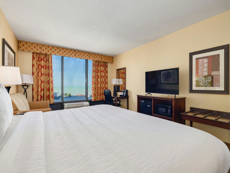 Pier House 60 Marina Hotel image