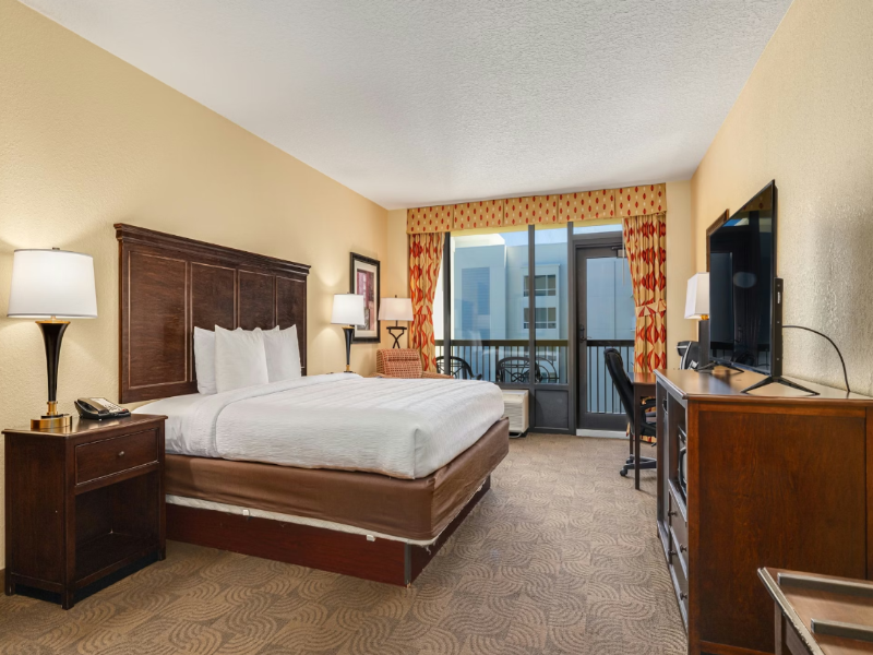 Pier House 60 Marina Hotel image
