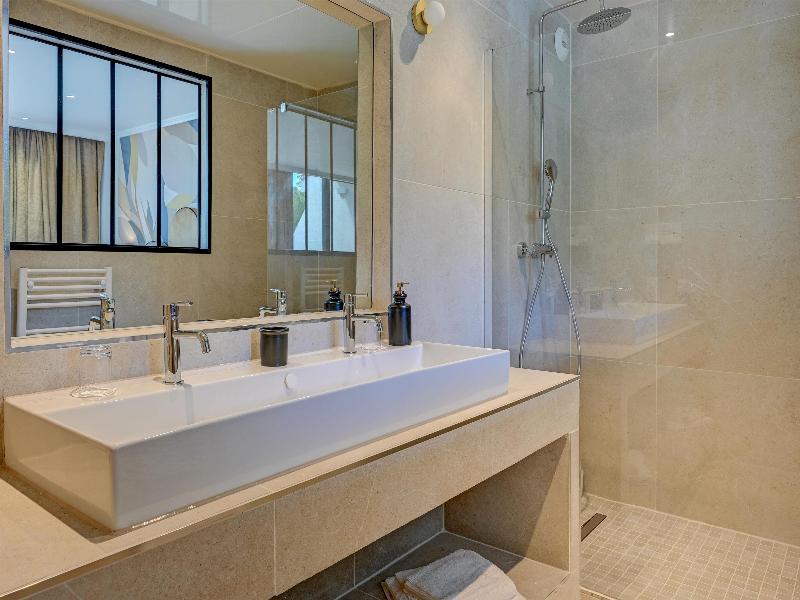 Best Western Sevan Parc Hotel image